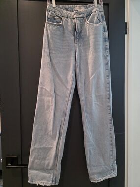 Good American x Zara Light Wash 90's Jeans